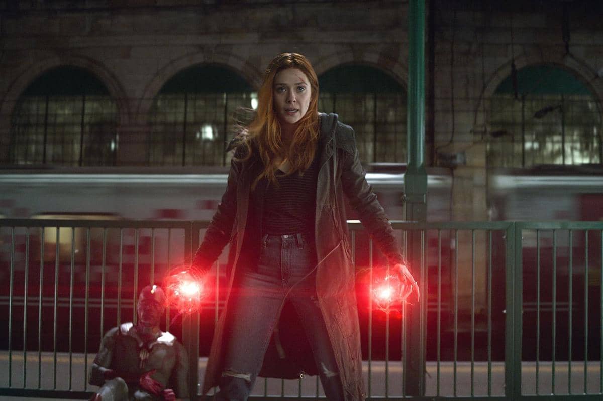 cuplikan adegan Wanda Maximoff dalam Avengers: Age of Ultron