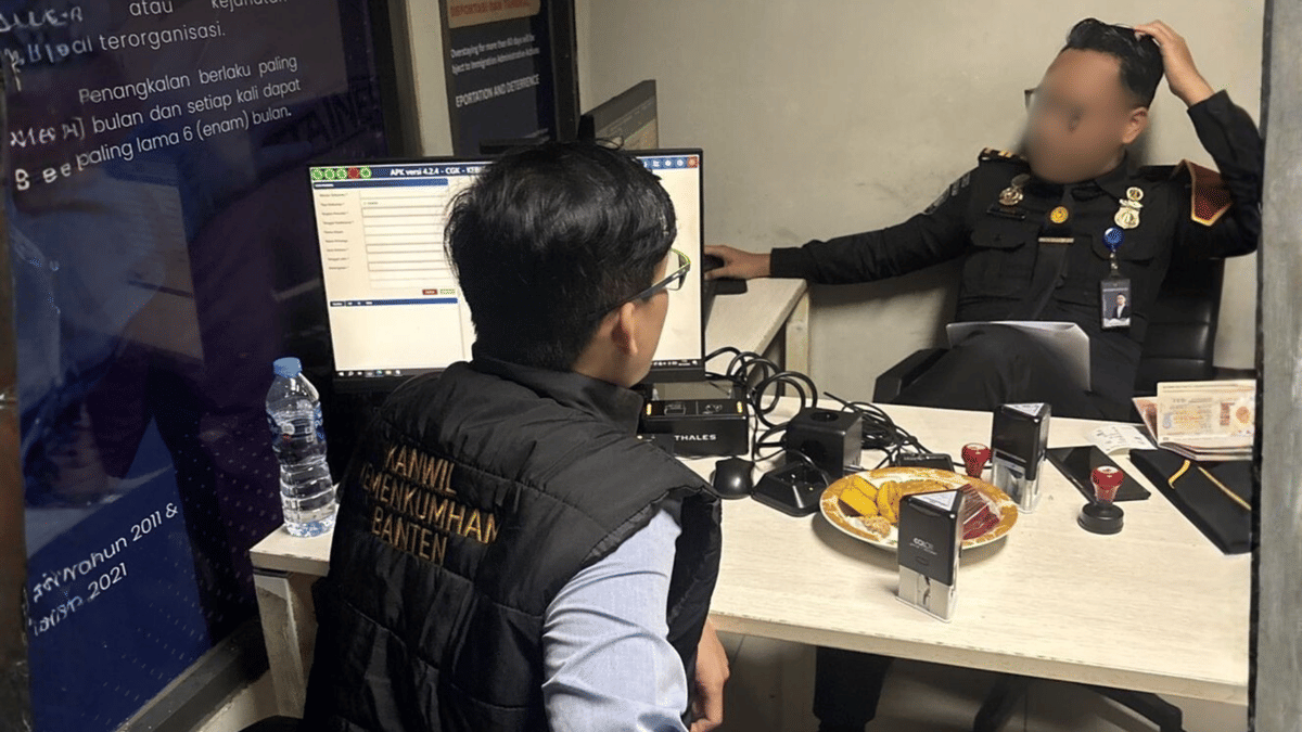 WNA Tiongkok dideportasi karena bekerja ilegal di Indonesia