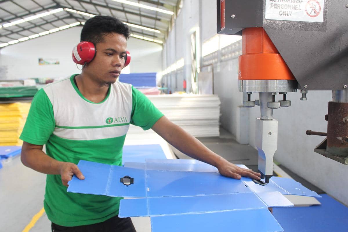 Kardus daur ulang dari ALVAboard