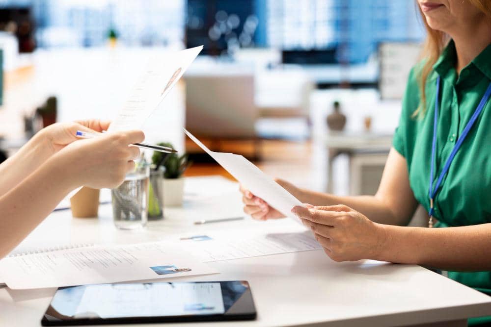 ilustrasi membayar layanan kesehatan