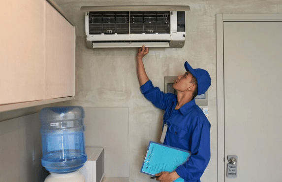 ilustrasi melakukan perbaikan ac