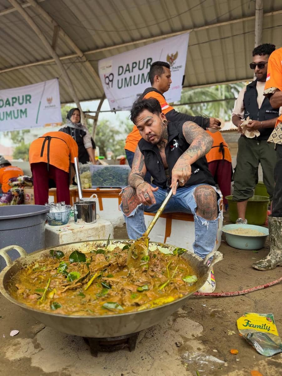 King Abdi Masak 6.000 Makanan di Dapur Umum Pengungsian (instagram.com/kingabdi_jajanmercon)
