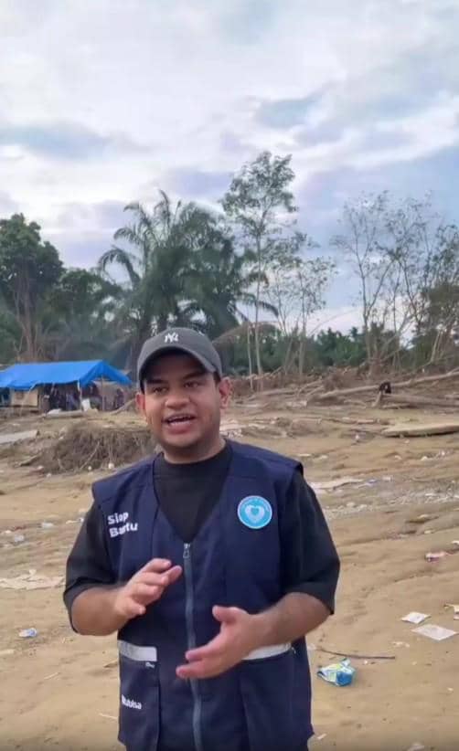 Fadil Jaidi Relawan Banjir Aceh (instagram.com/fadiljaidi)