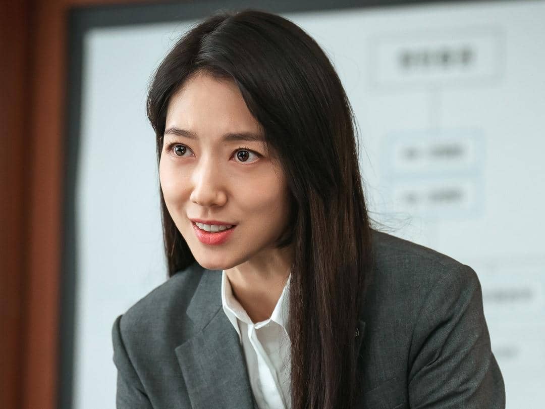 Still cut Park Shin Hye di drama Undercover Miss Hong