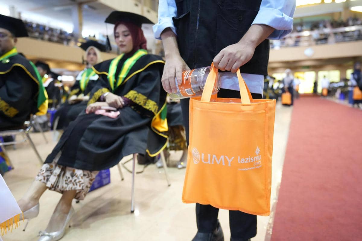 Mahasiswa UMY galang dana untuk korban bencana alam di Sumatera. (Dok. Humas UMY)