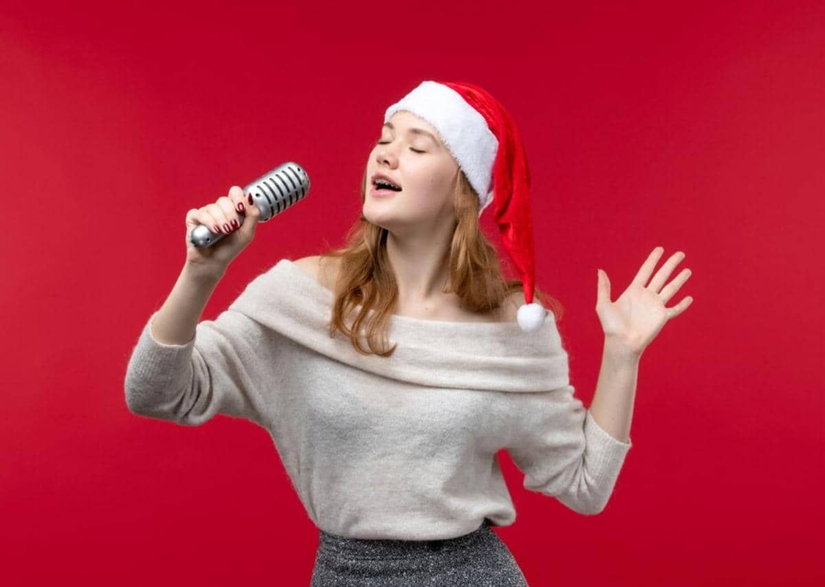 ilustrasi menyanyikan lagu Natal