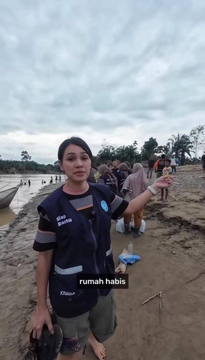 Andien Aisyah dan Fadil Jaidi jadi relawan di Aceh Tamiang