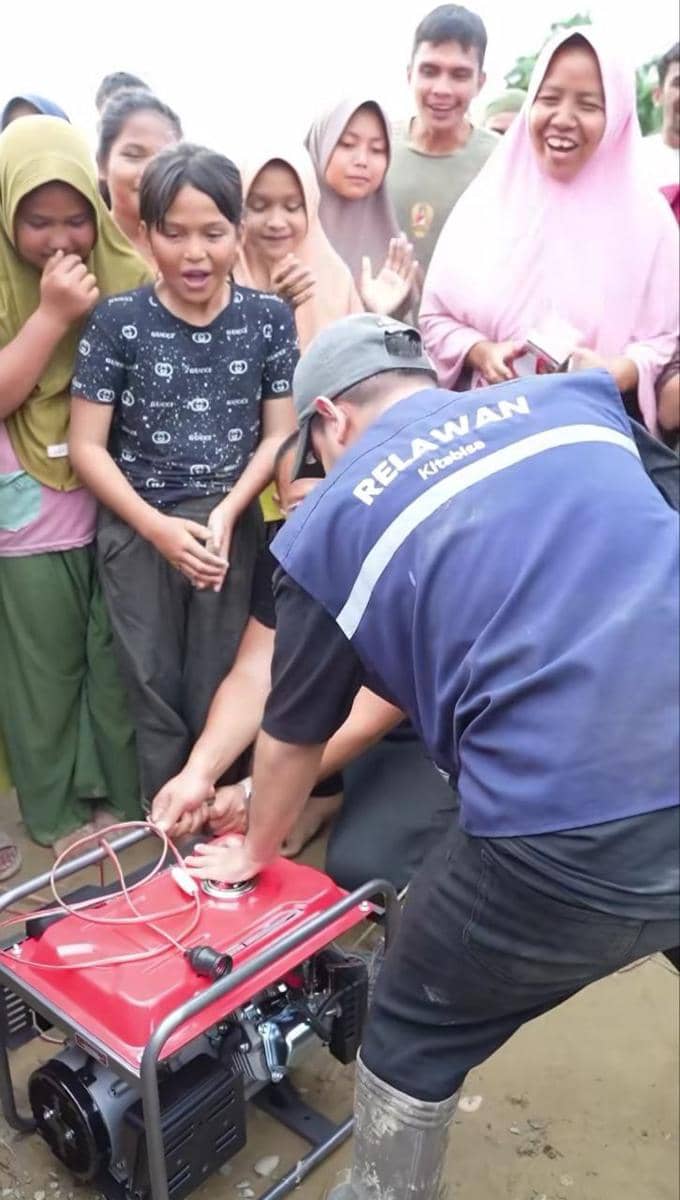 Andien Aisyah dan Fadil Jaidi jadi relawan di Aceh Tamiang