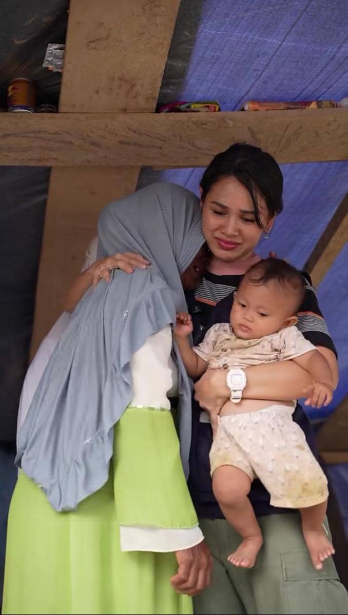 Andien Aisyah dan Fadil Jaidi jadi relawan di Aceh Tamiang