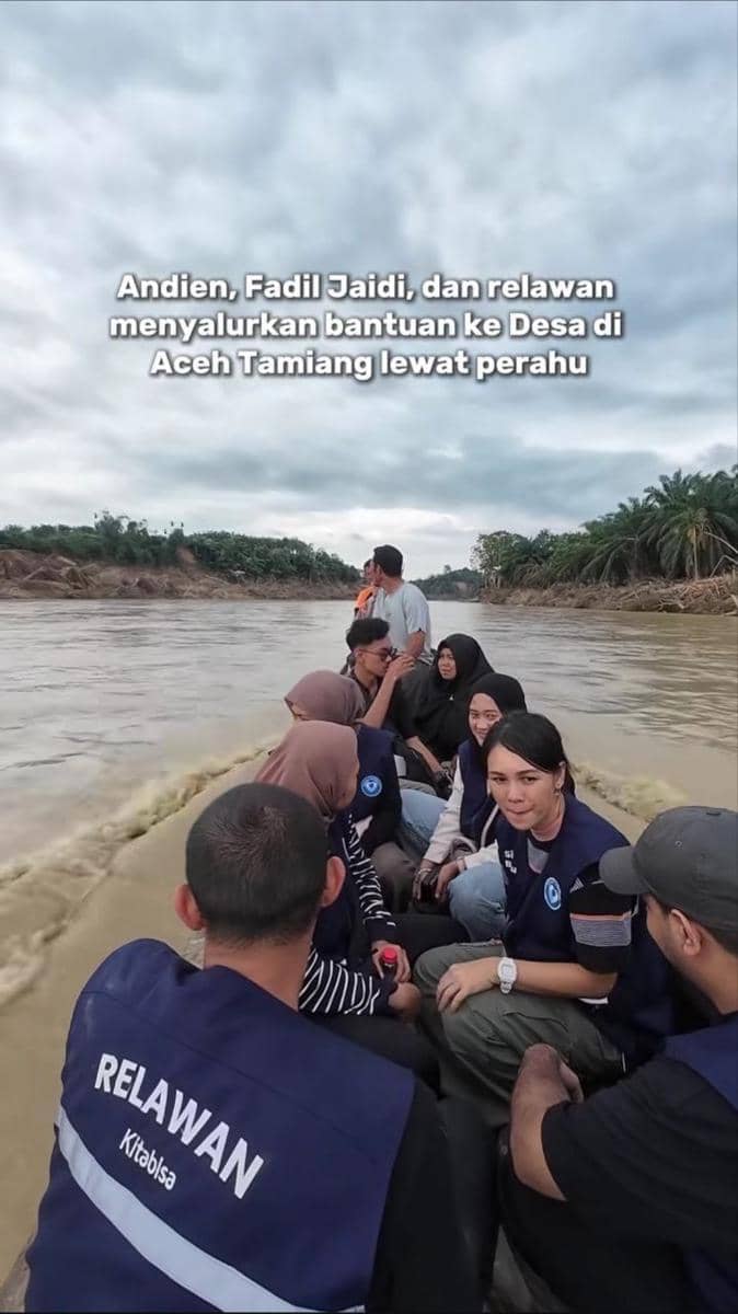 Andien Aisyah dan Fadil Jaidi jadi relawan di Aceh Tamiang