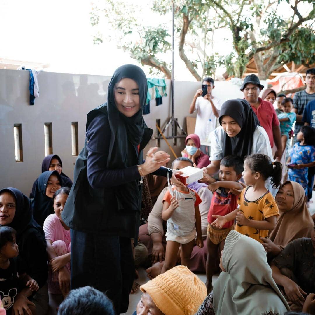 Shandy Purnamasari jadi relawan di Aceh Tamiang