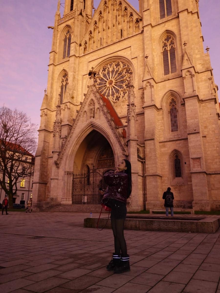 Ratu Sofya liburan ke Jerman
