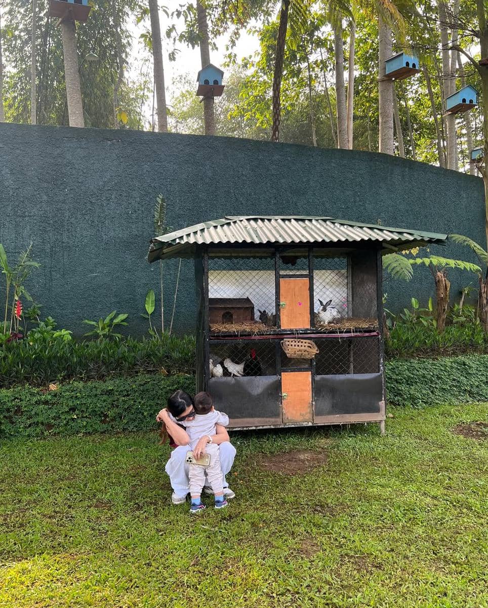 Sarah Keihl dan keluarga piknik di puncak.