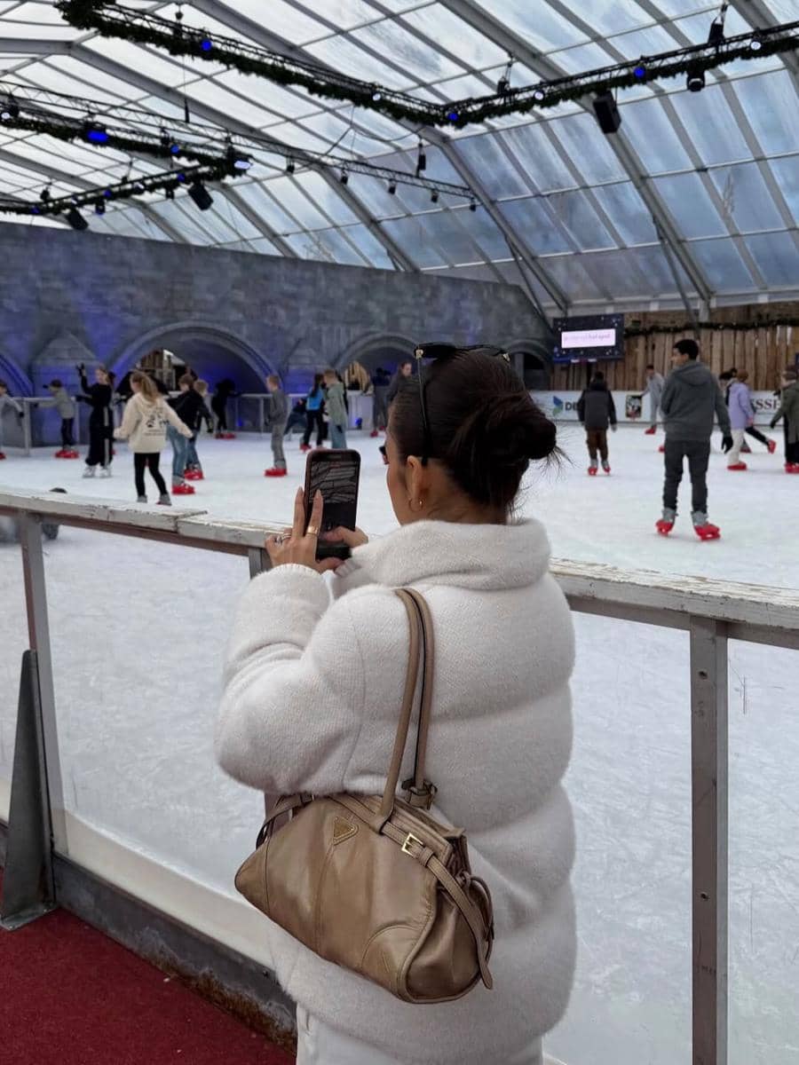 Jennifer Coppen liburan musim dingin di Belanda