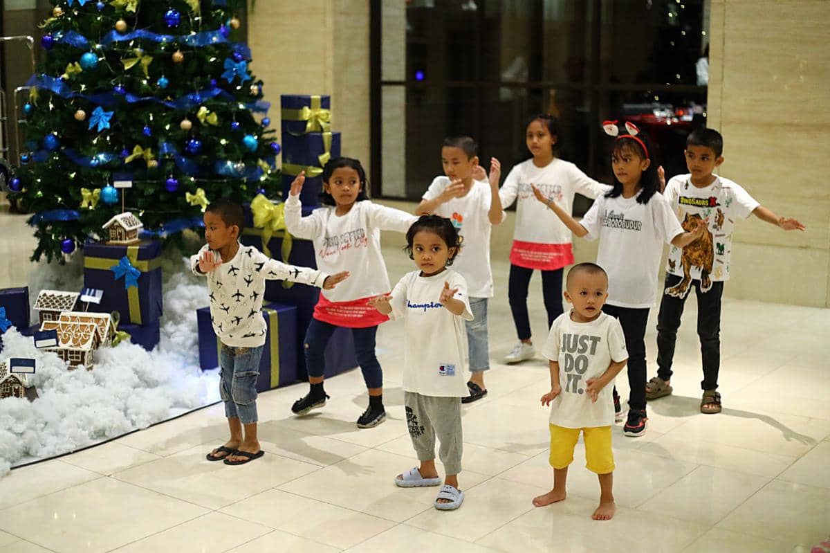 Perayaan Tree Lighting a Night to Shine di Aryaduta Medan (dok.Aryaduta Medan)