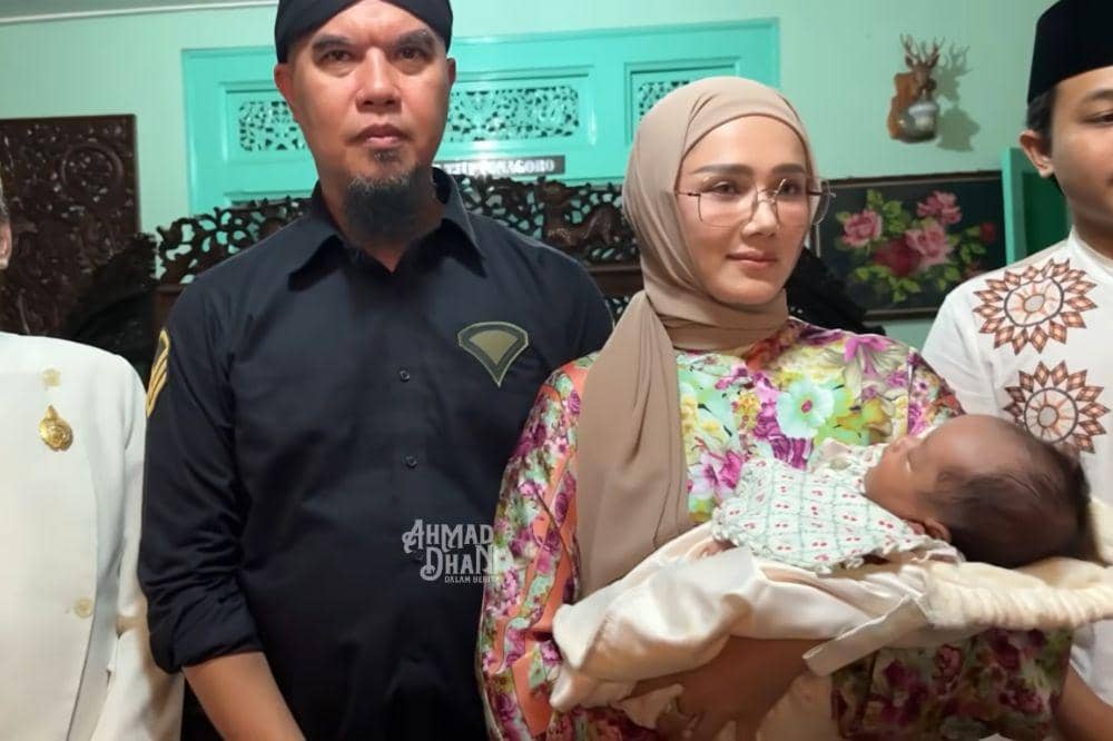 ahmad dhani adopsi bayi