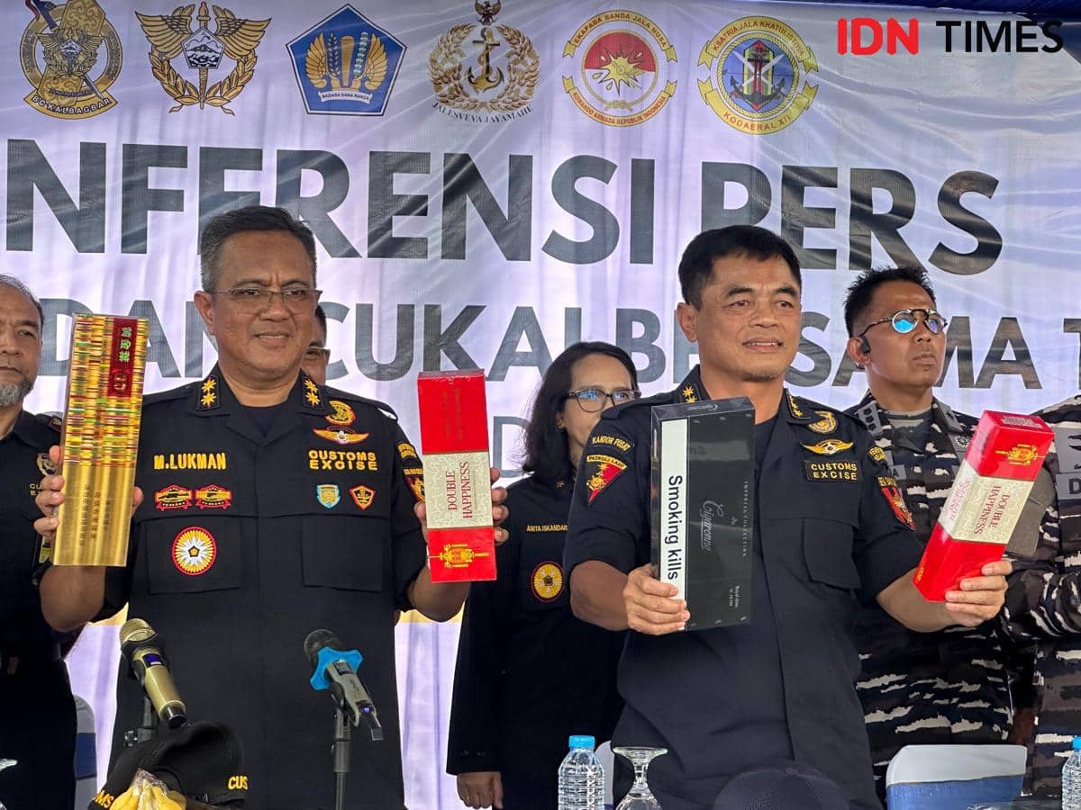 Bea Cukai Kalbagbar ungkap kasus 20,3 batang rokok ilegal.