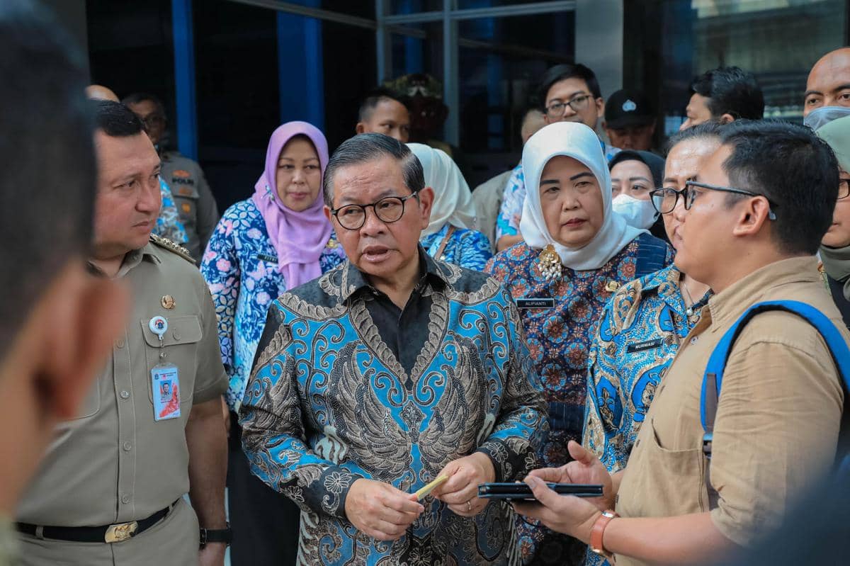 Pramono Anung dan Hendra Hidayat kunjungi Rumah Sakit Umum Daerah RSUD Koja
