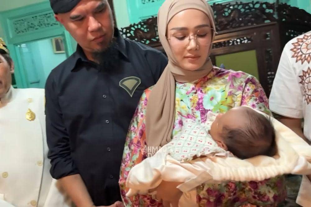 ahmad dhani adopsi bayi