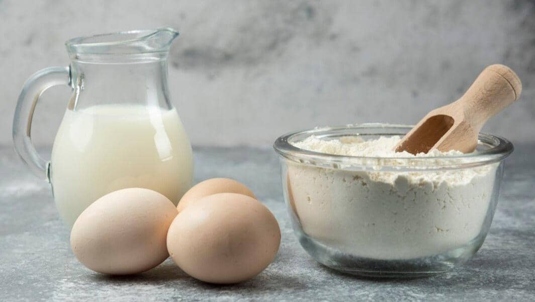 susu, telur, dan tepung  