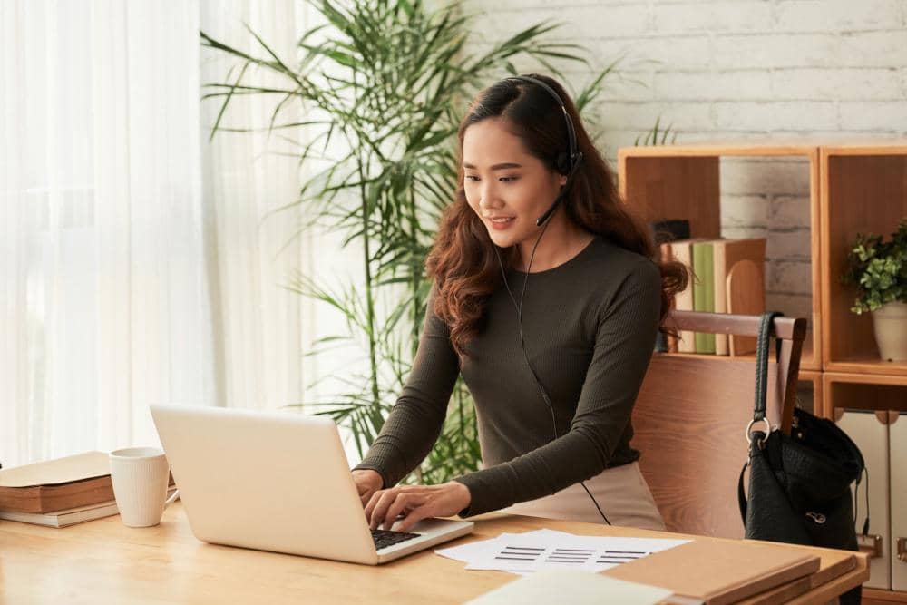 ilustrasi bekerja online