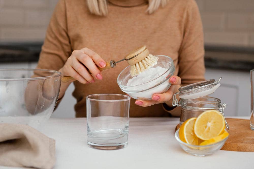 Mencampur baking soda dan lemon