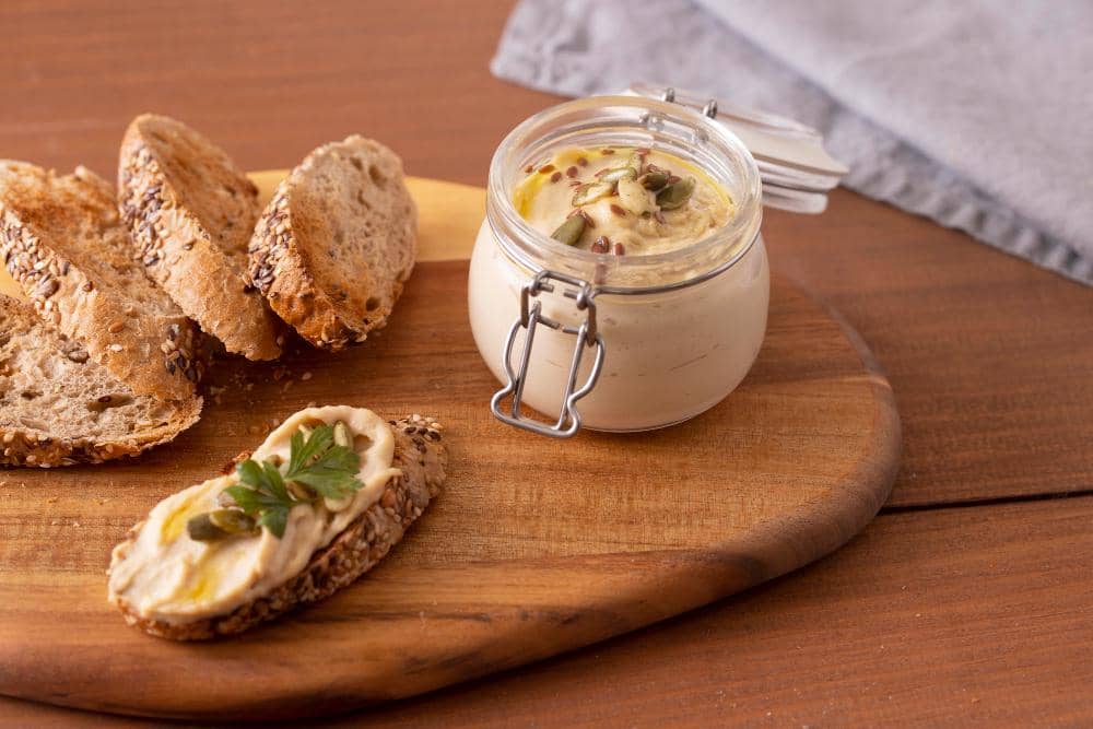 ilustrasi garlic parmesan spread