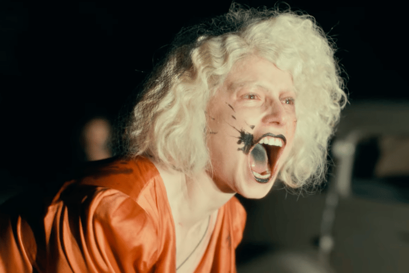 adegan dalam film The Bride!