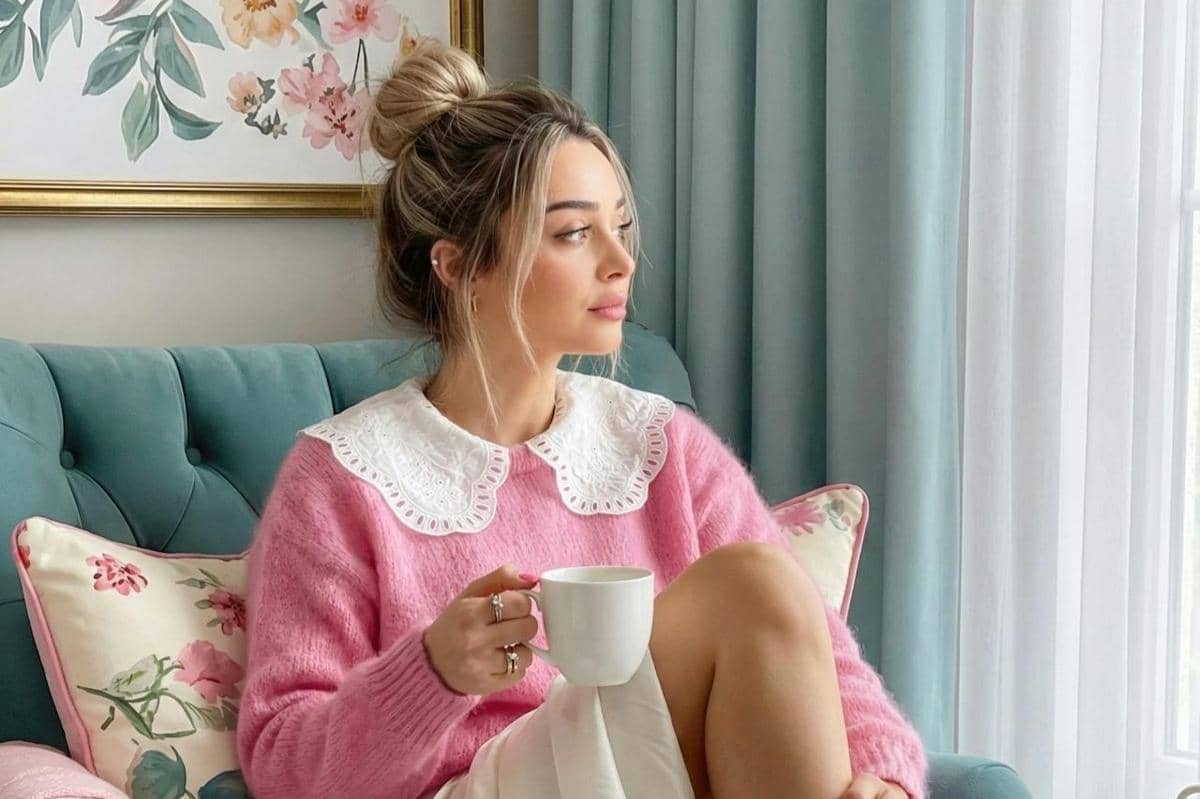 Wanita sedang melihat jendela.