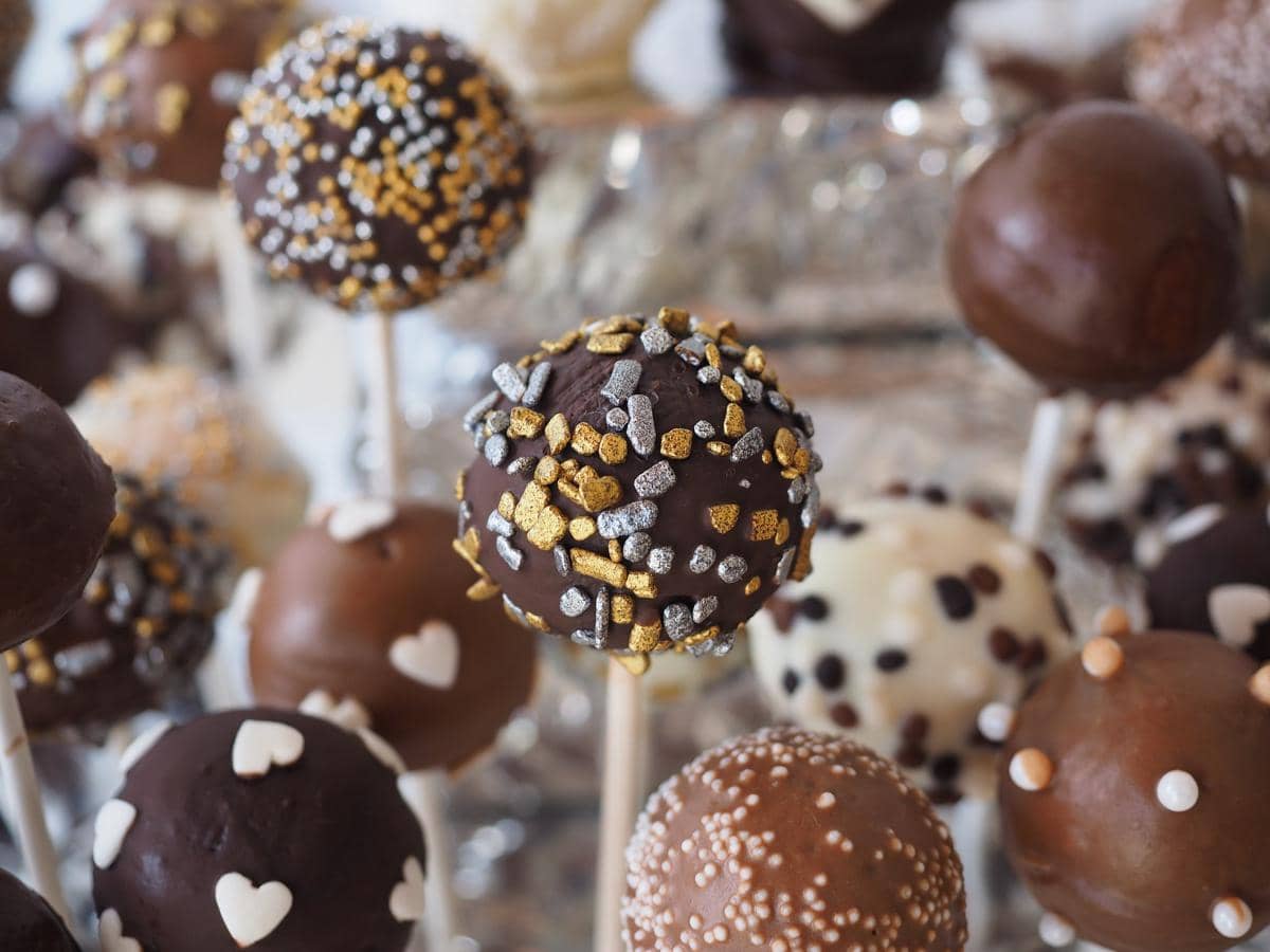 ilustrasi cake pops