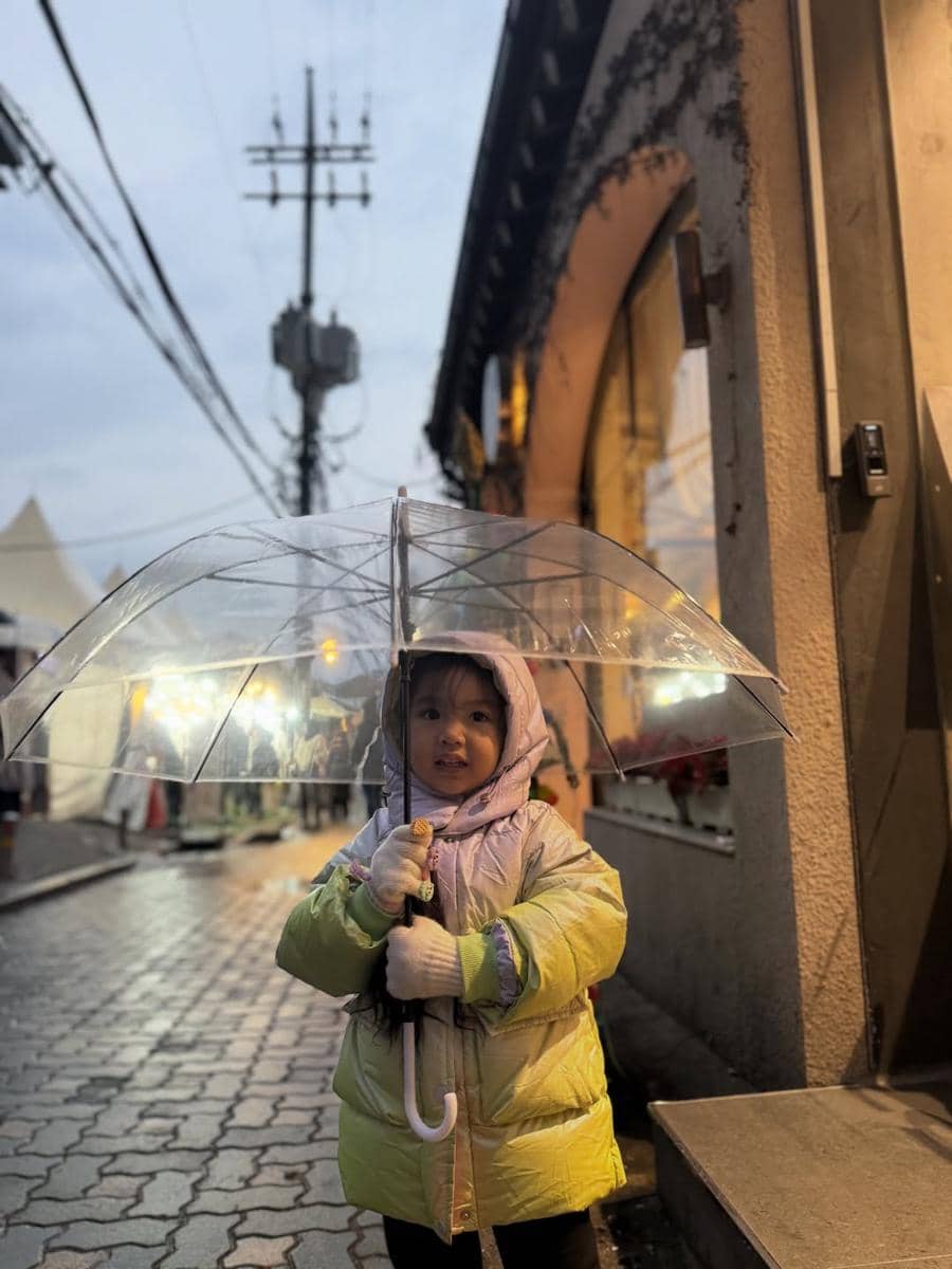 Krijiana ajak keluarga nongkrong ke kafe viral di Seoul