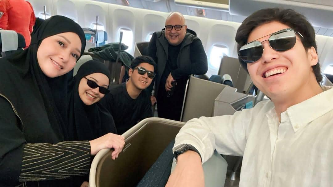 Alyssa dan Al Ghazali umrah bersama