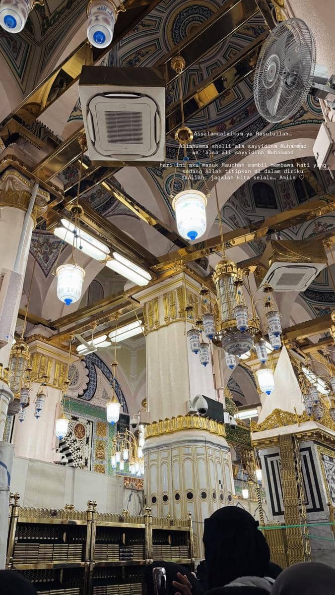 Alyssa dan Al Ghazali umrah bersama