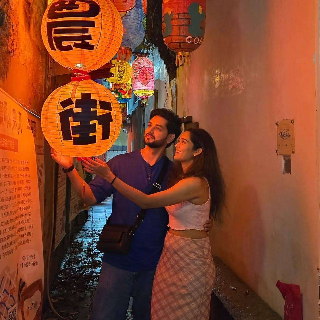 Shakti Arora dan istri