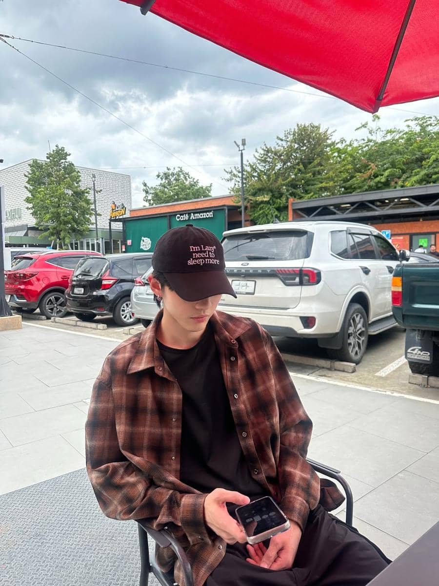 outfit Aou Thanaboon