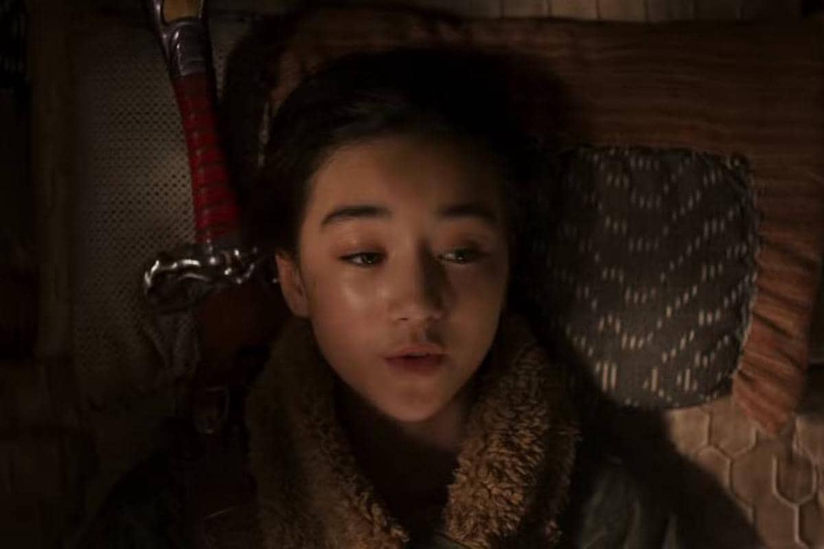 Pedang di punggung Ruthye Marye Knoll.jpg