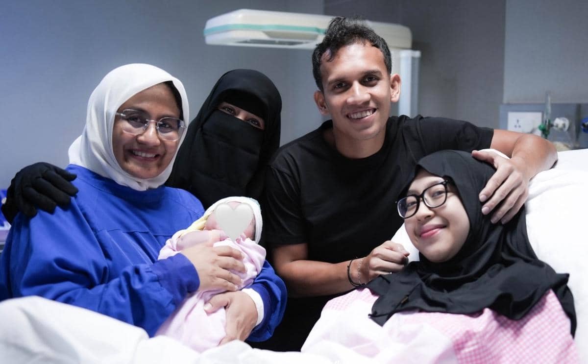 Adiba Khanza melahirkan
