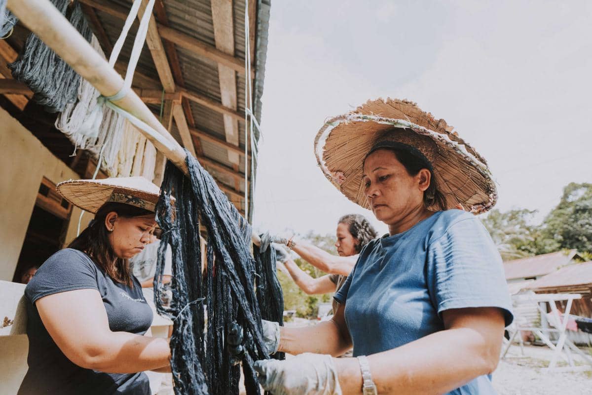 [4] Aram Bekelala Tenun Iban (1).jpg