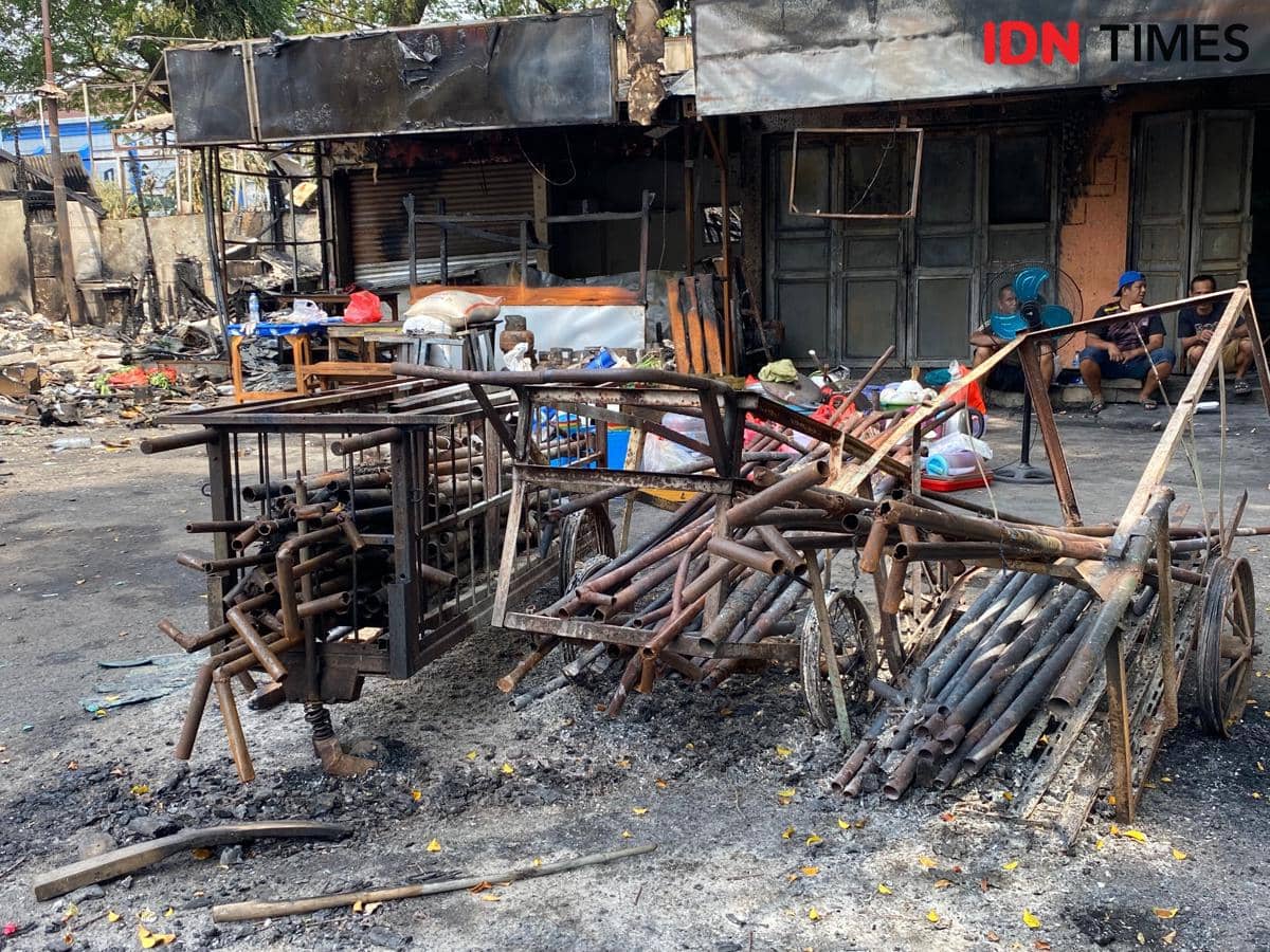 Ruko dibakar massa buntut mata elang dikeroyok hingga tewas