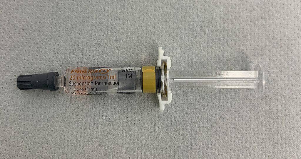 Vaksin hepatitis B untuk anak.