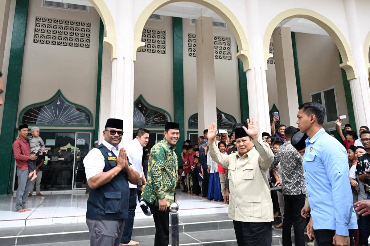Presiden Prabowo di Masjid Besar Al-Abrar, Kecamatan Kebayakan, Kabupaten Aceh Tengah (dok. Sekretariat Presiden)