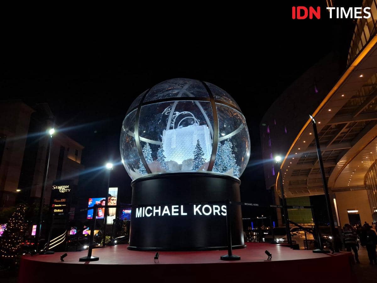 Michael Kors The Snow Globe Christmas Installation