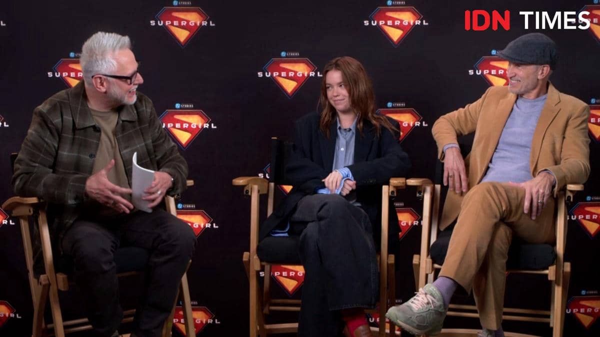 konferensi pers film Supergirl