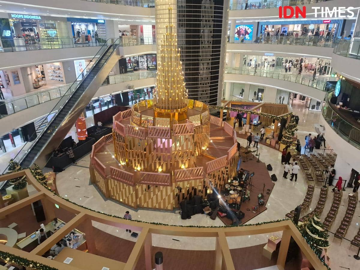 Instalasi di Main Atrium Senayan City