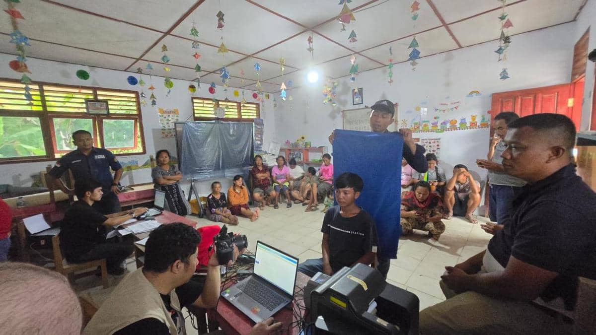 Dirjen Dukcapil Kirim Tim ke Sumatra, Layani Dokumen Kependudukan