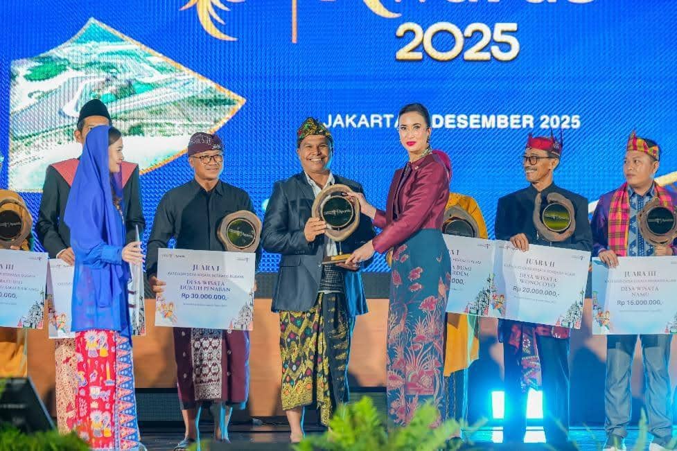 Foto 2 - Tiga Desa Bakti BCA Sabet Wonderful Indonesia Award 2025 dari Kementerian Pariwisata RI.jpeg