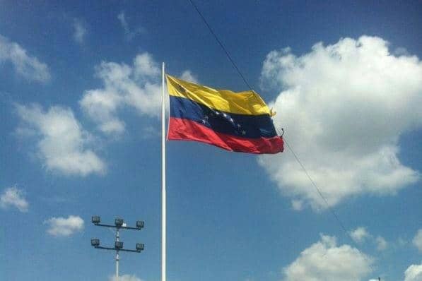 Bendera Venezuela (Rhonal27, CC BY-SA 3.0, via Wikimedia Commons)