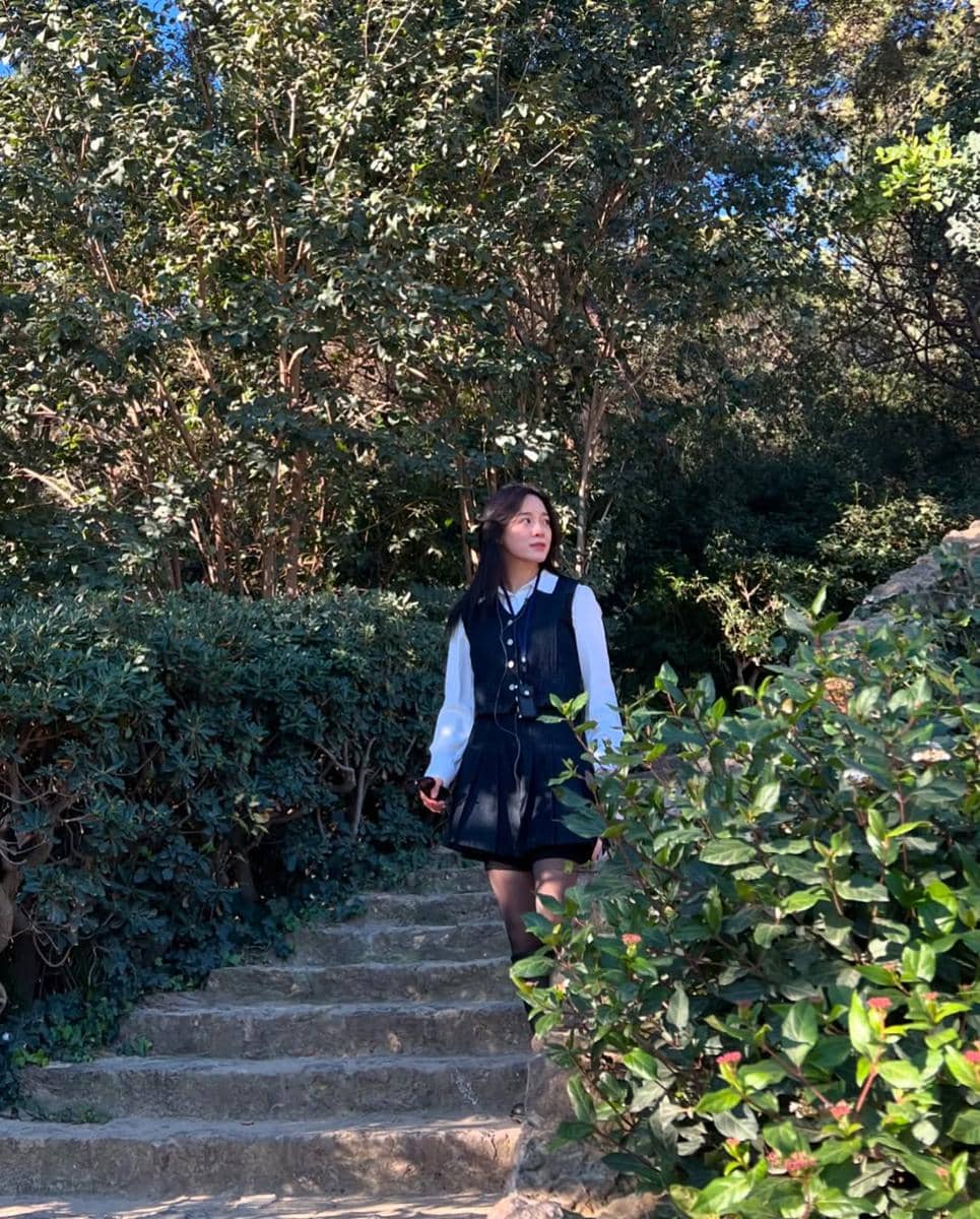 Outfit Natal ala Kim Se Jeong