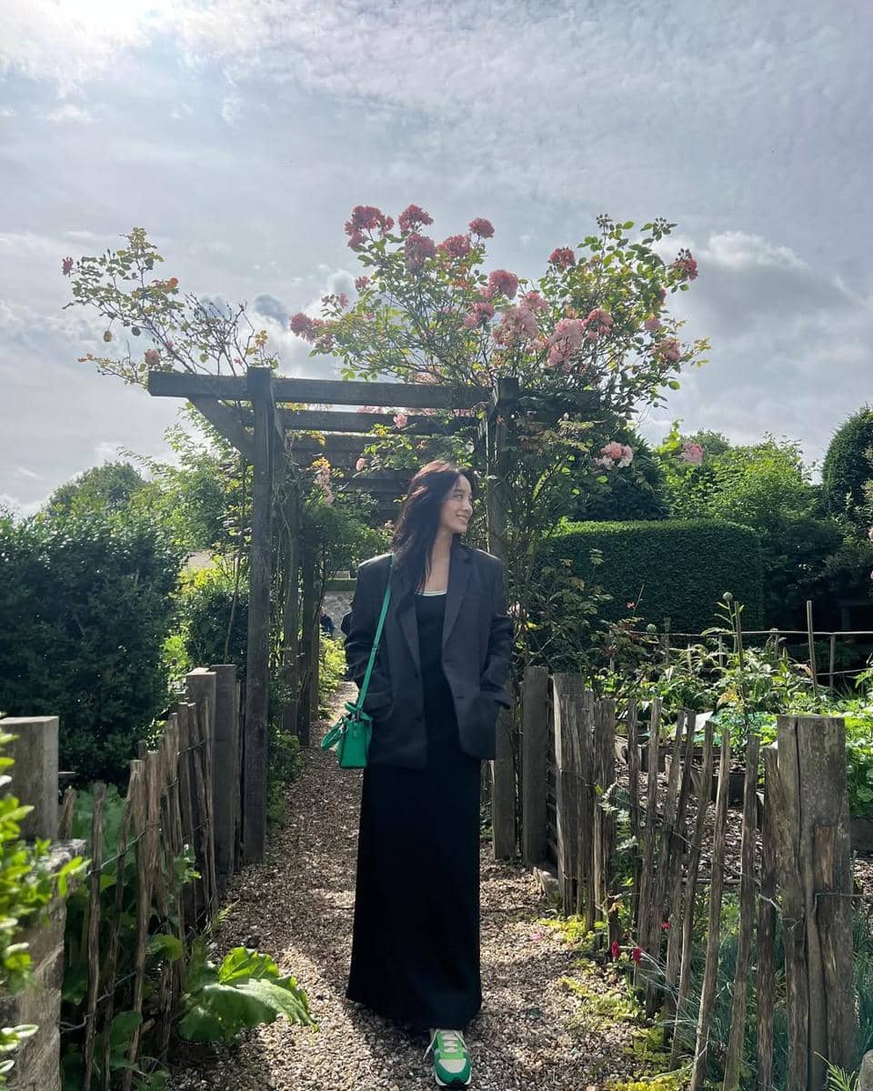 Outfit Natal ala Kim Se Jeong