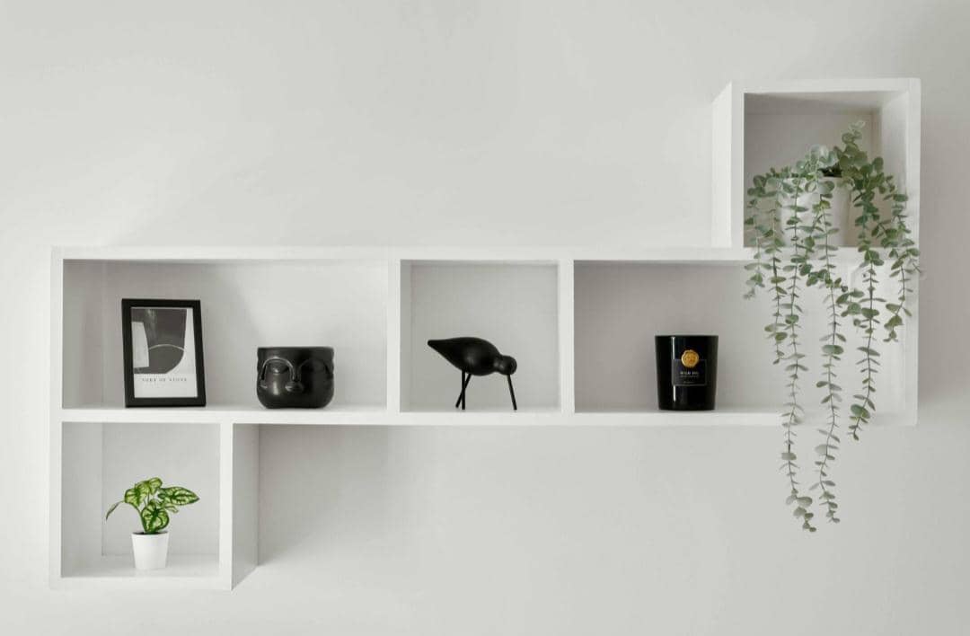 ilustrasi dekorasi rak dinding